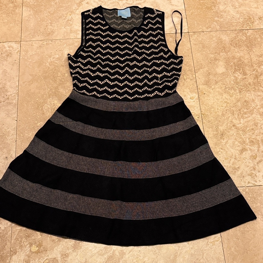 CeCe Black and Cream Chevron Knit